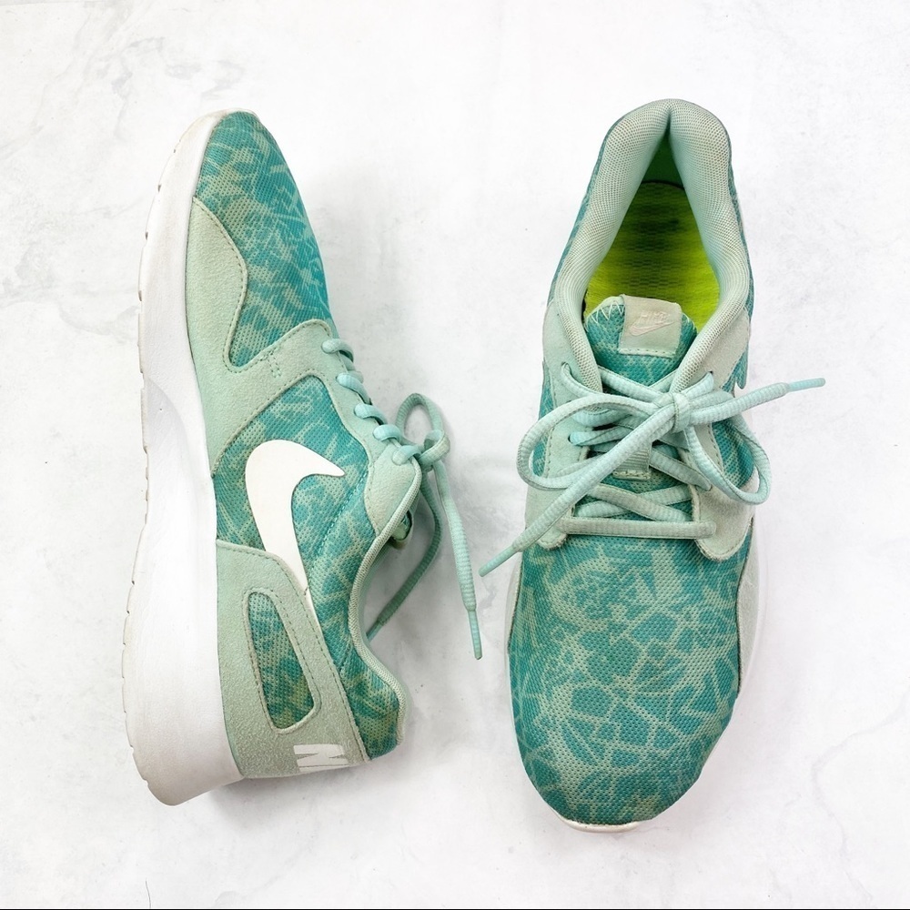 [Nike] - Picture 4 of 5